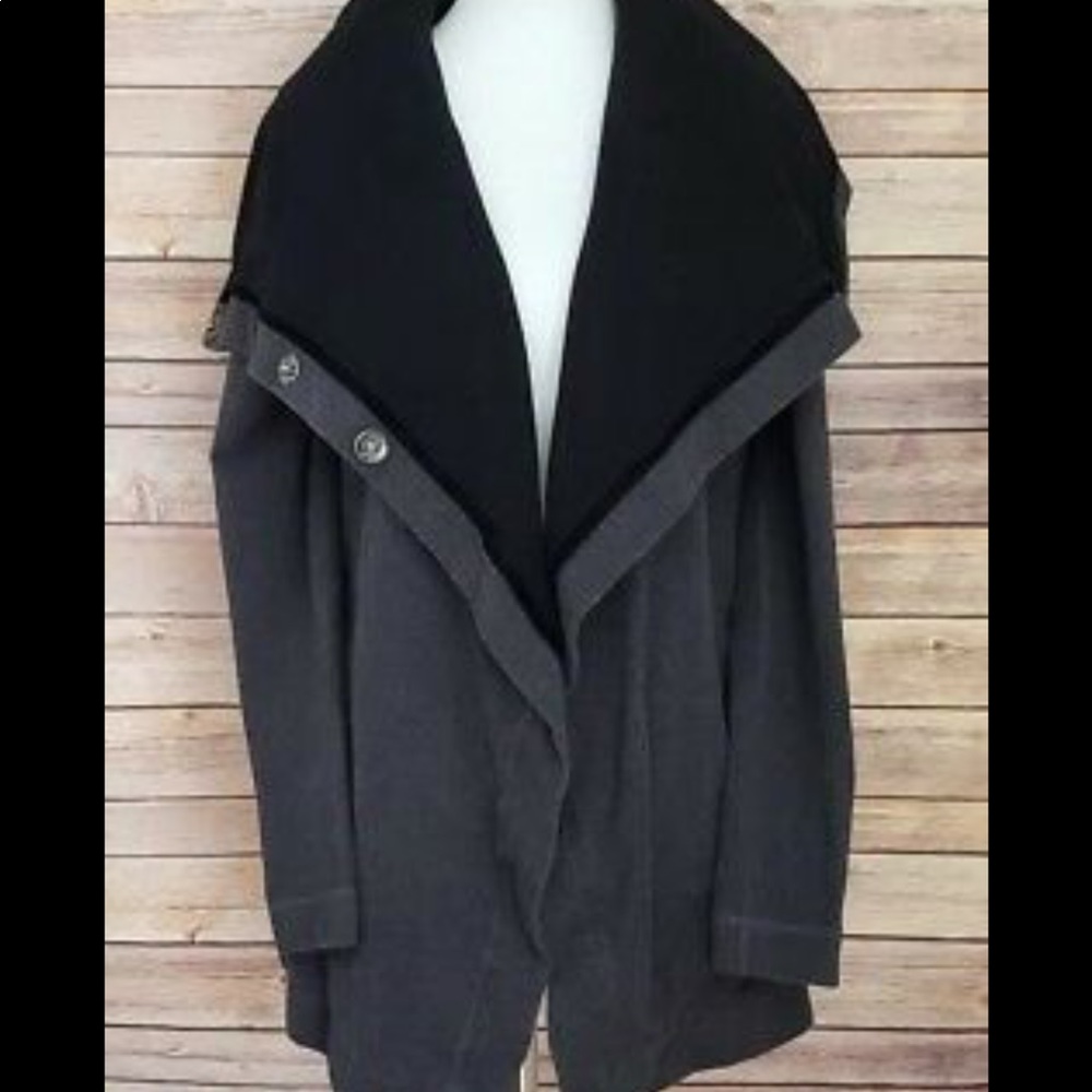 Lululemon Savasna Wrap — EUC